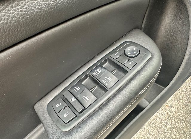 2015 Chrysler 200 full