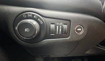2015 Chrysler 200 full