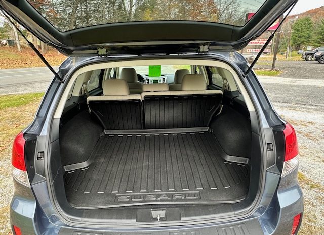 
								2014 Subaru Outback full									