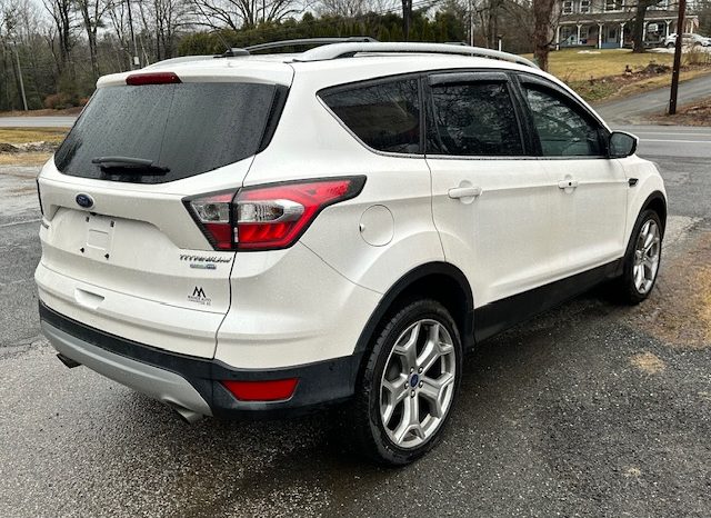 
								2017 Ford Escape Titanium full									