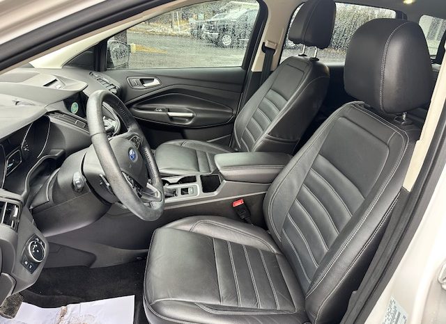 
								2017 Ford Escape Titanium full									