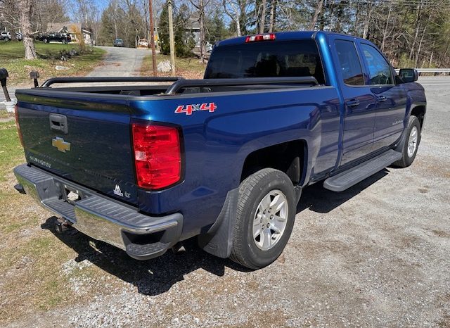 
								2017 Chevrolet Silverado 1500 full									