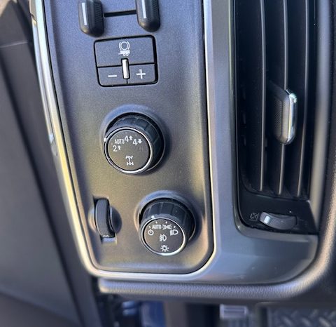 
								2017 Chevrolet Silverado 1500 full									